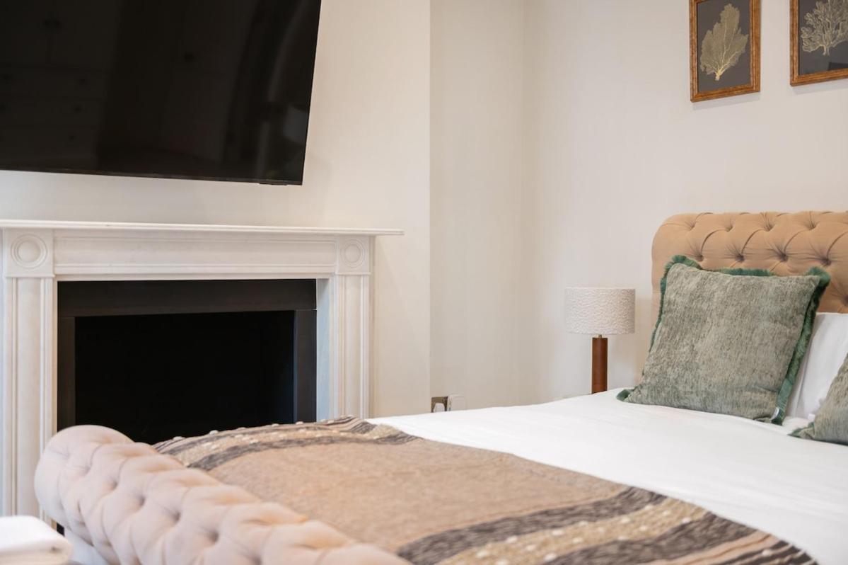New Stylish 3-bed Pimlico House Near Big Ben Londen