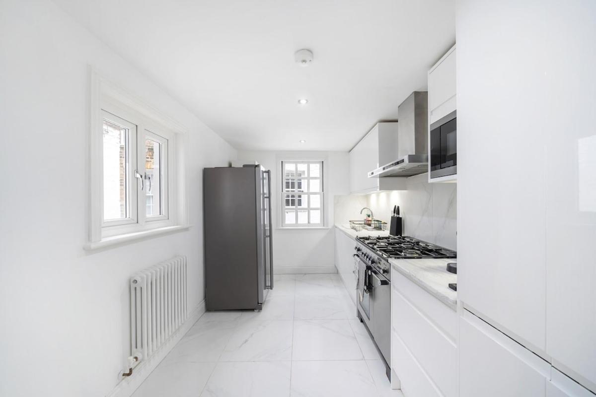 Vakantiehuis New Stylish 3-bed Pimlico House Near Big Ben Londen