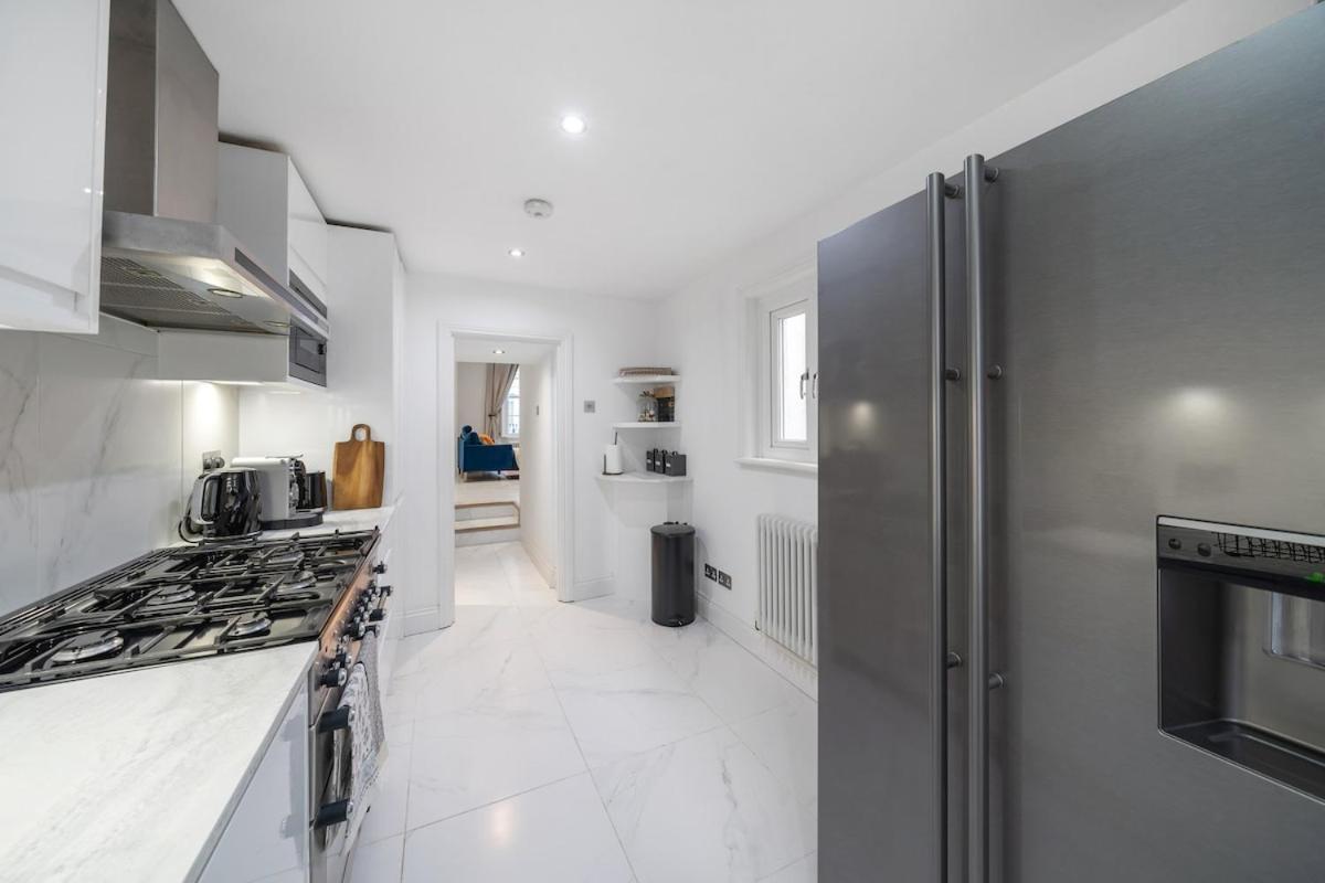 Vakantiehuis New Stylish 3-bed Pimlico House Near Big Ben Londen